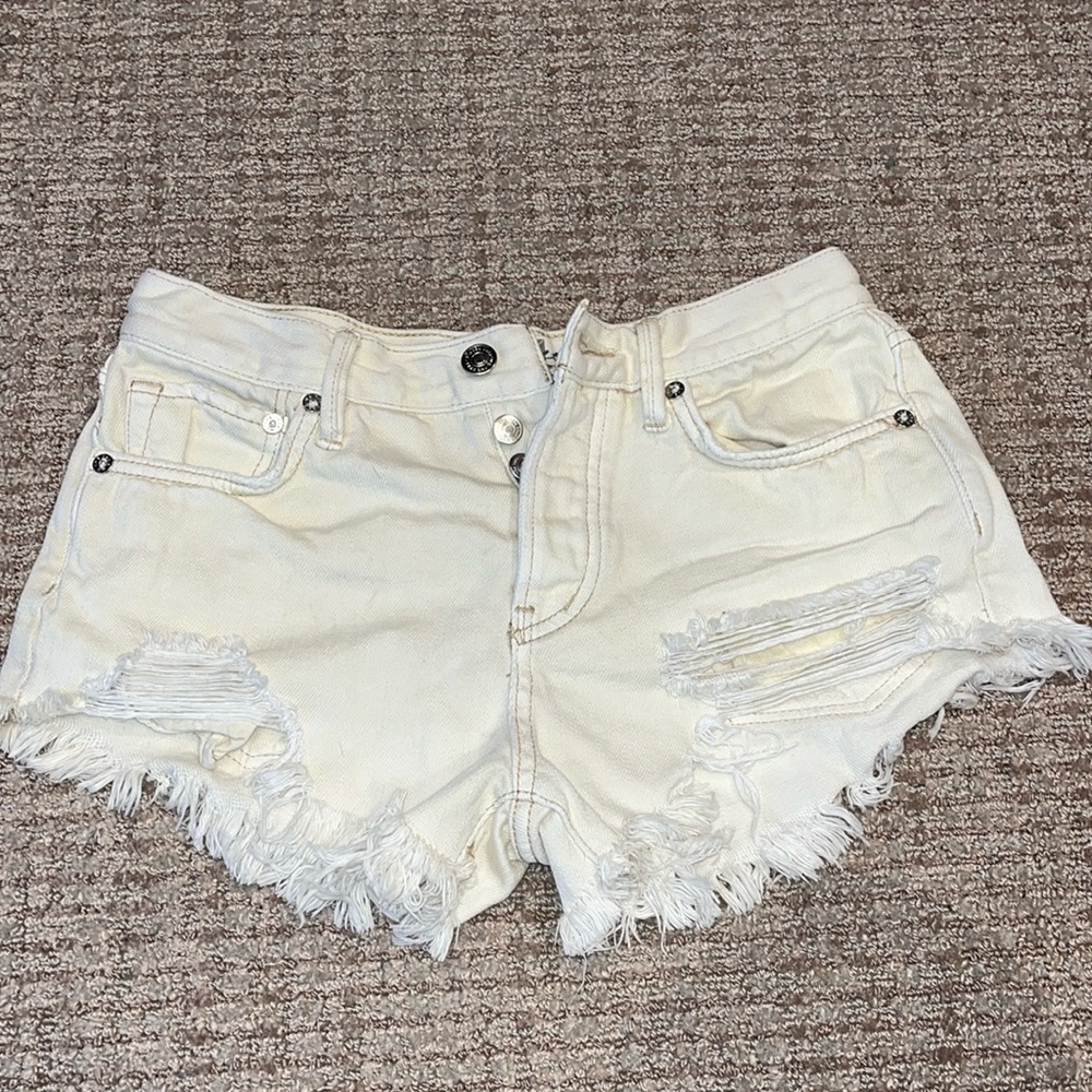 Free People size 24 white/cream denim shorts